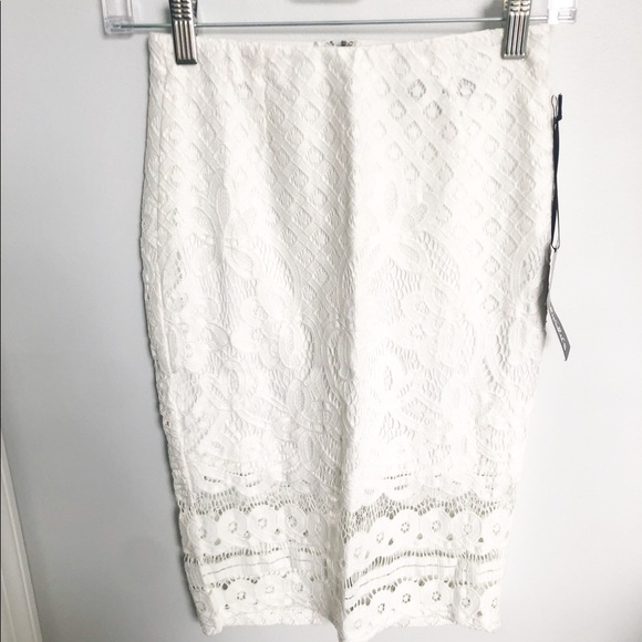 NWT Lulu’s White Lace Two Piece Set - Picture 7 of 12
